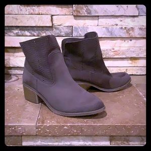 Jore Suede Ankle Boots